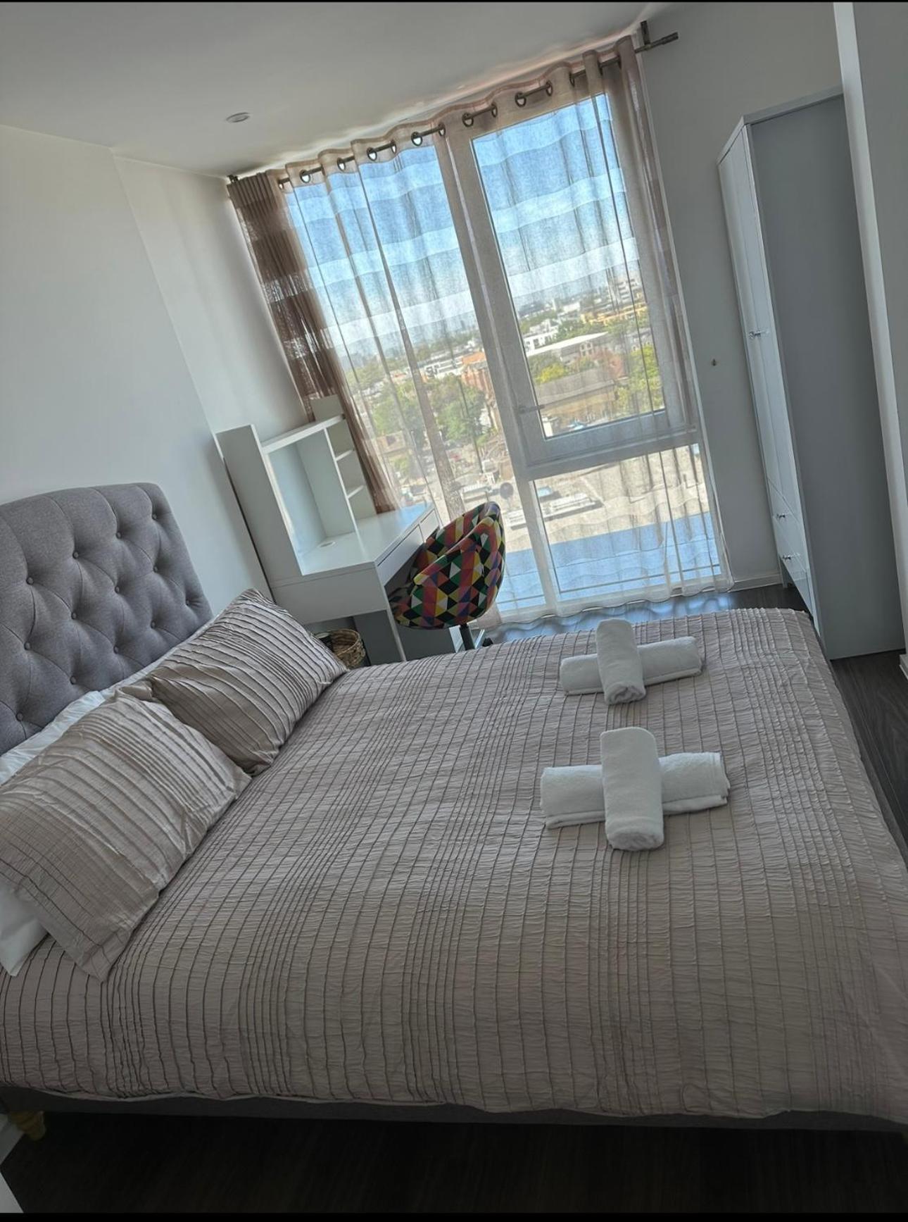 Chic 2-bedroom With Stunning Views In Appartamento